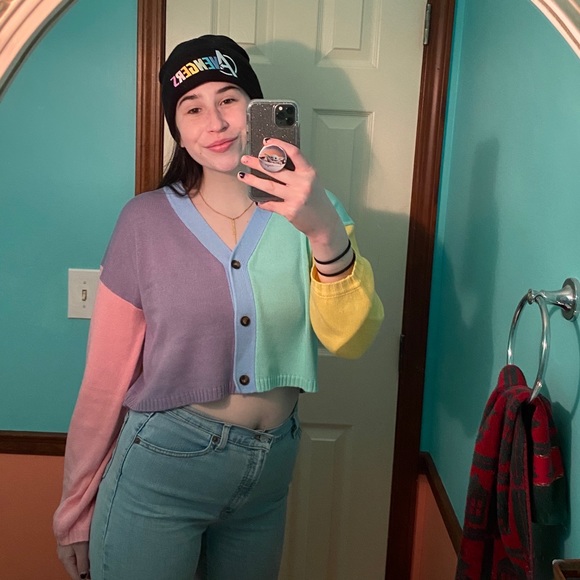 Meet your Posher, Chloe - Picture 3 of 6